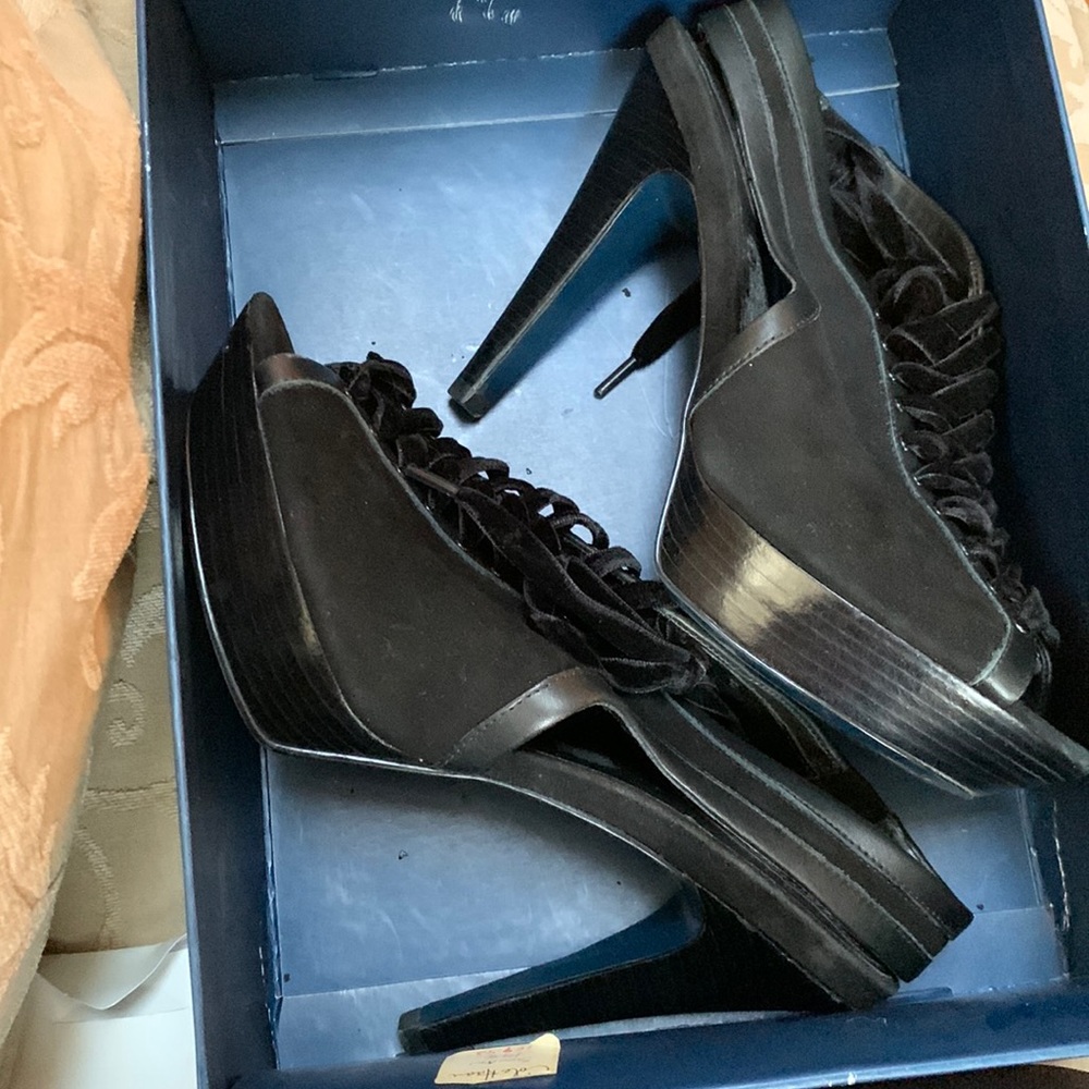 Black platforms